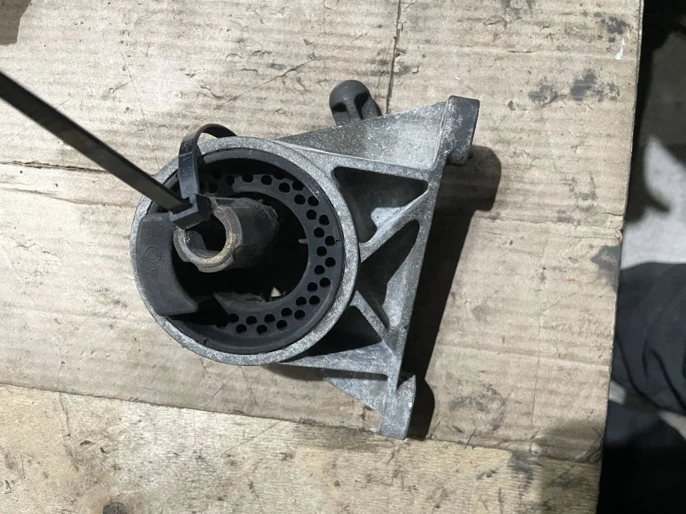 опора передняя АКПП opel astra H AF17