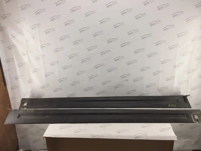 Накладка порог LR RR Sport 1 2010 L320 Рест