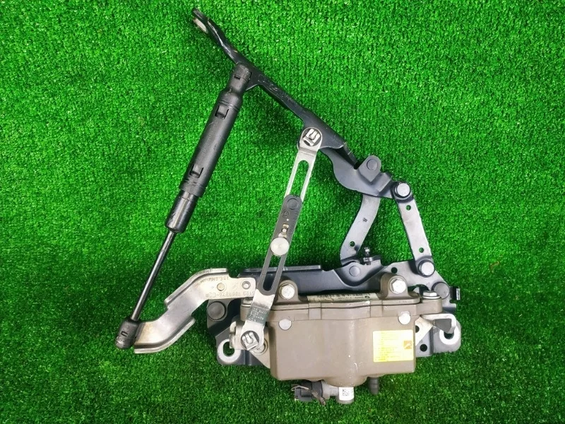 Петля капота BMW F10