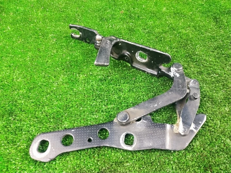 Петля капота BMW X3 E83