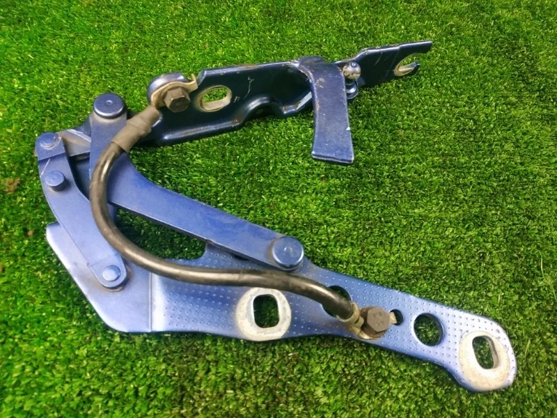 Петля капота BMW X3 E83