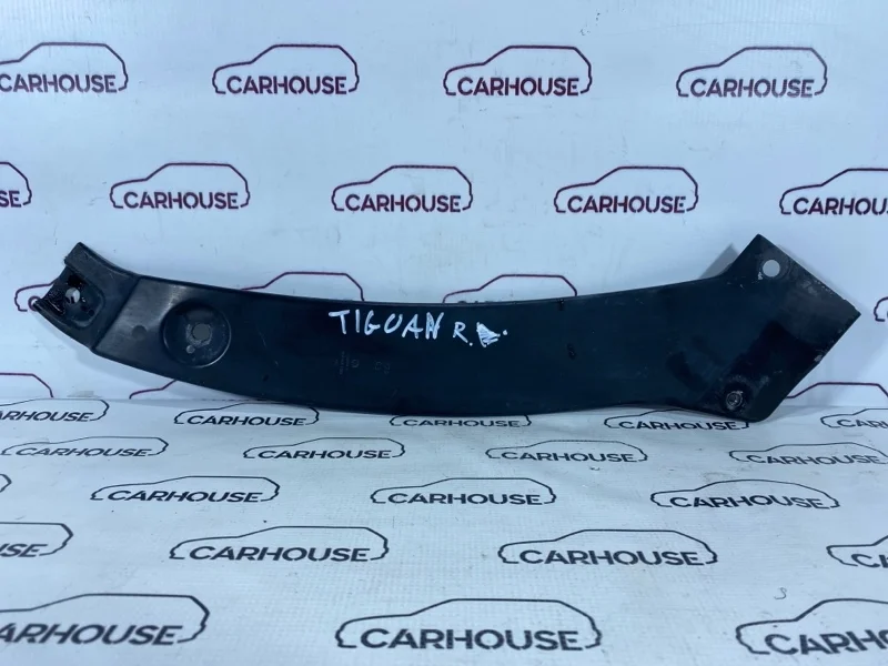 Кронштейн фары правый Volkswagen Tiguan