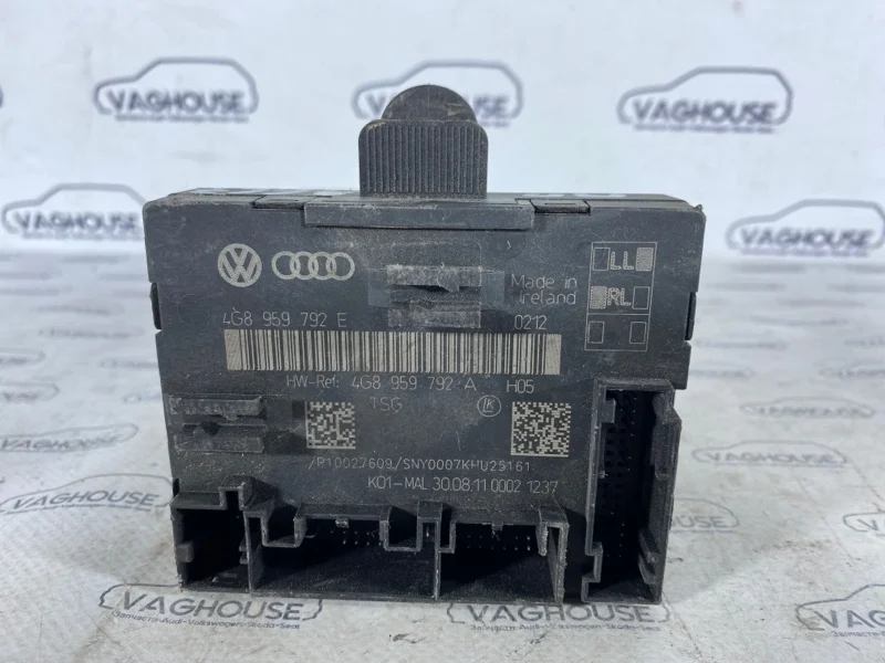 Блок комфорта передний правый Audi A7 4G 3.0 CGW