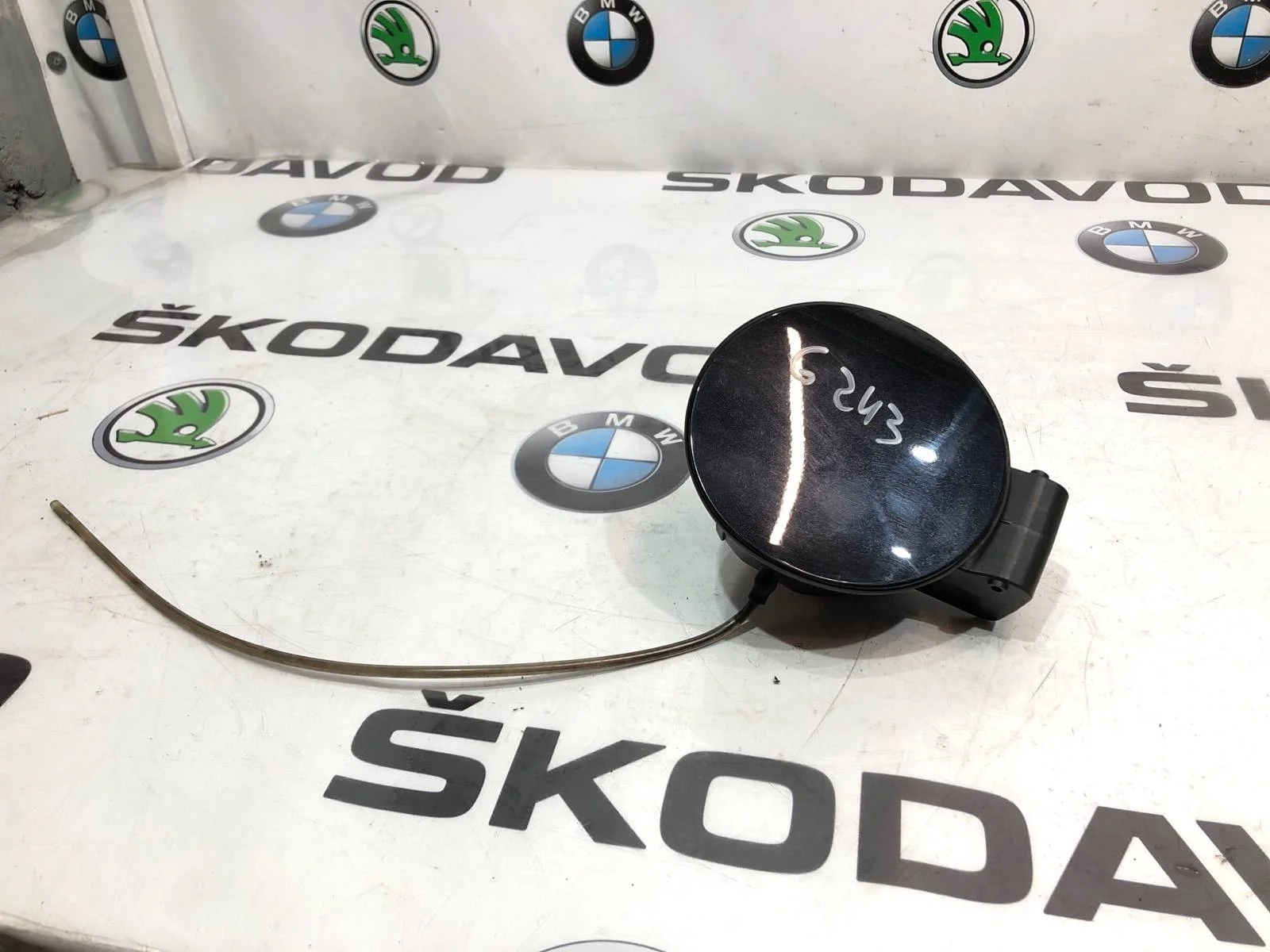 Лючок бензобака Skoda Yeti 2011 5L6809857 5L 1.2 CBZB