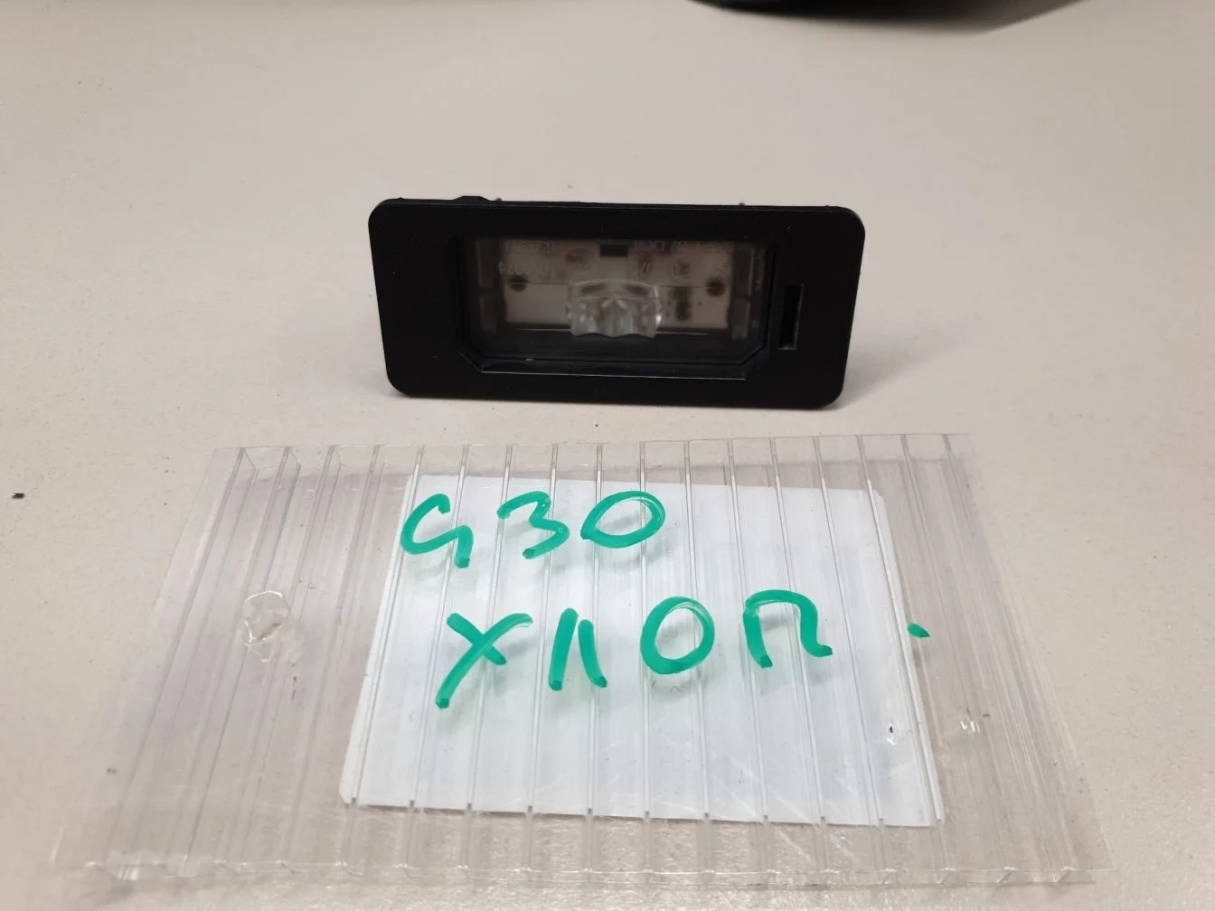 Фонарь подсветки номерного знака для BMW 5 G30 F90 2016-