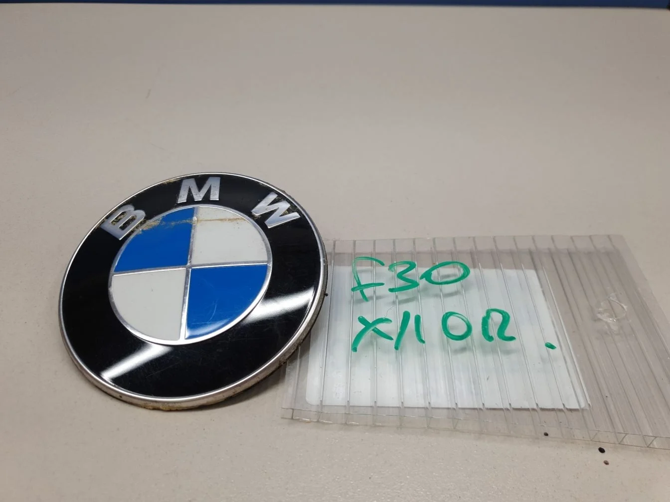 Эмблема крышки багажника для BMW 3 F30 2011-2018