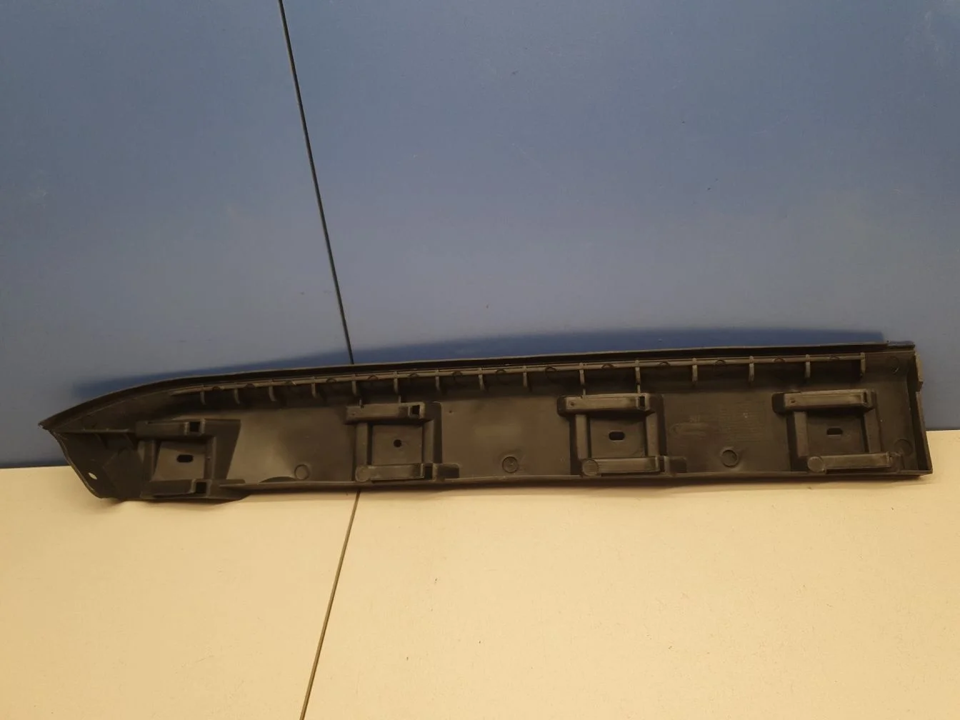 Направляющая заднего бампера левая для Volkswagen Jetta A5 2006-2010