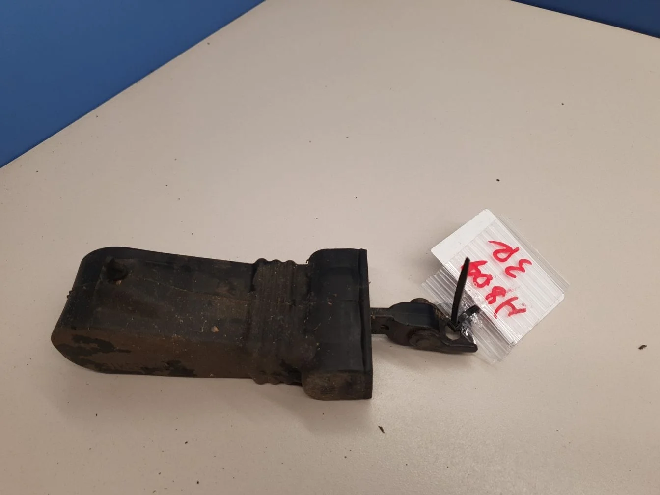 Ограничитель двери задней для Audi A8 S8 D4 2010-2017