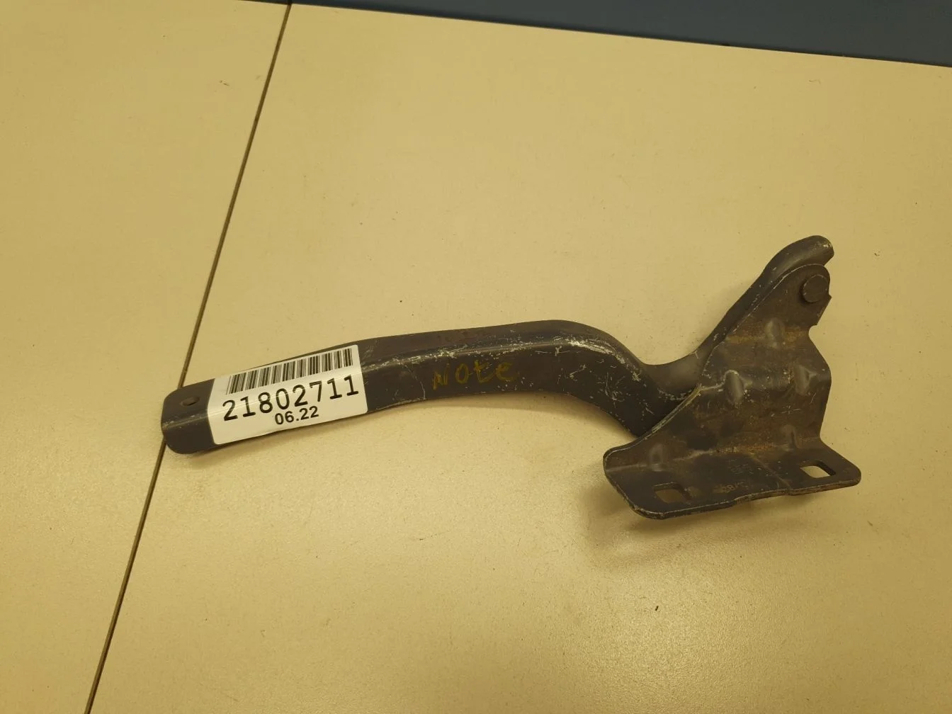 Петля капота левая для Nissan Qashqai J10 2006-2014