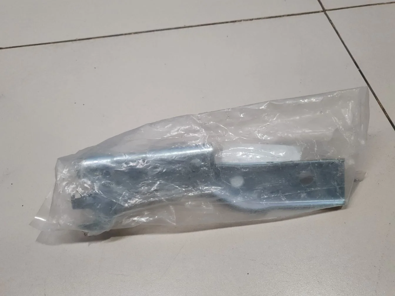 Петля капота правая для Volkswagen Polo Sedan 2011-