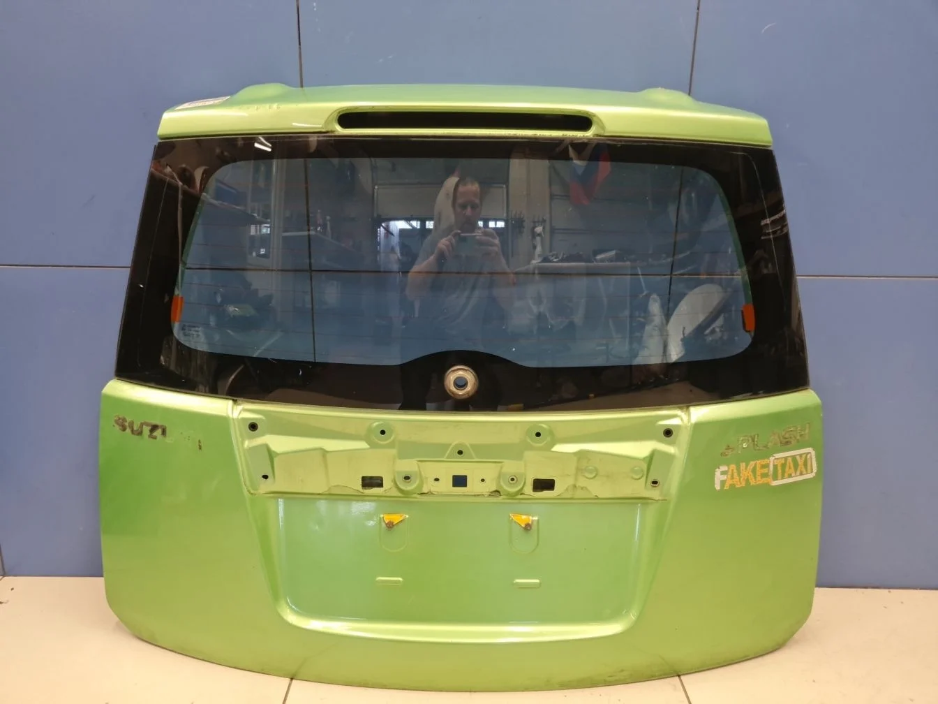 дверь багажника со стеклом для Suzuki Splash 2008-2015