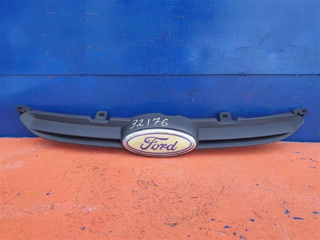 Решетка радиатора Ford Fiesta 6 MK6 2008-2012