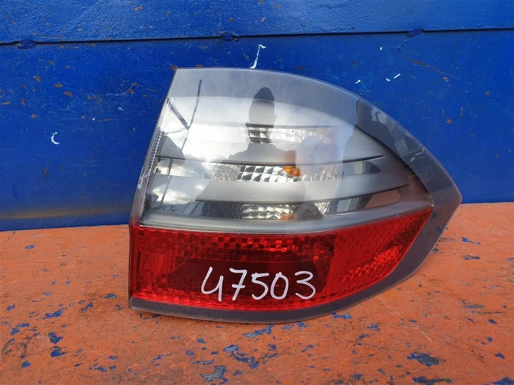 Фонарь правый Ford S-Max 1 2006-2010 1467472