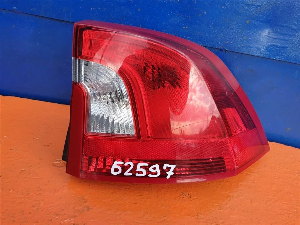 Фонарь правый Volvo S60 2 2010-2015 30796268