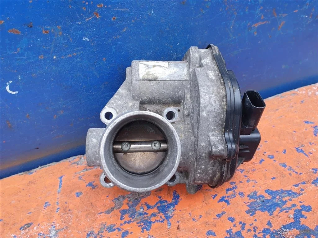 Дроссельная заслонка Volvo C30 1 S40 2 V50 1,6
