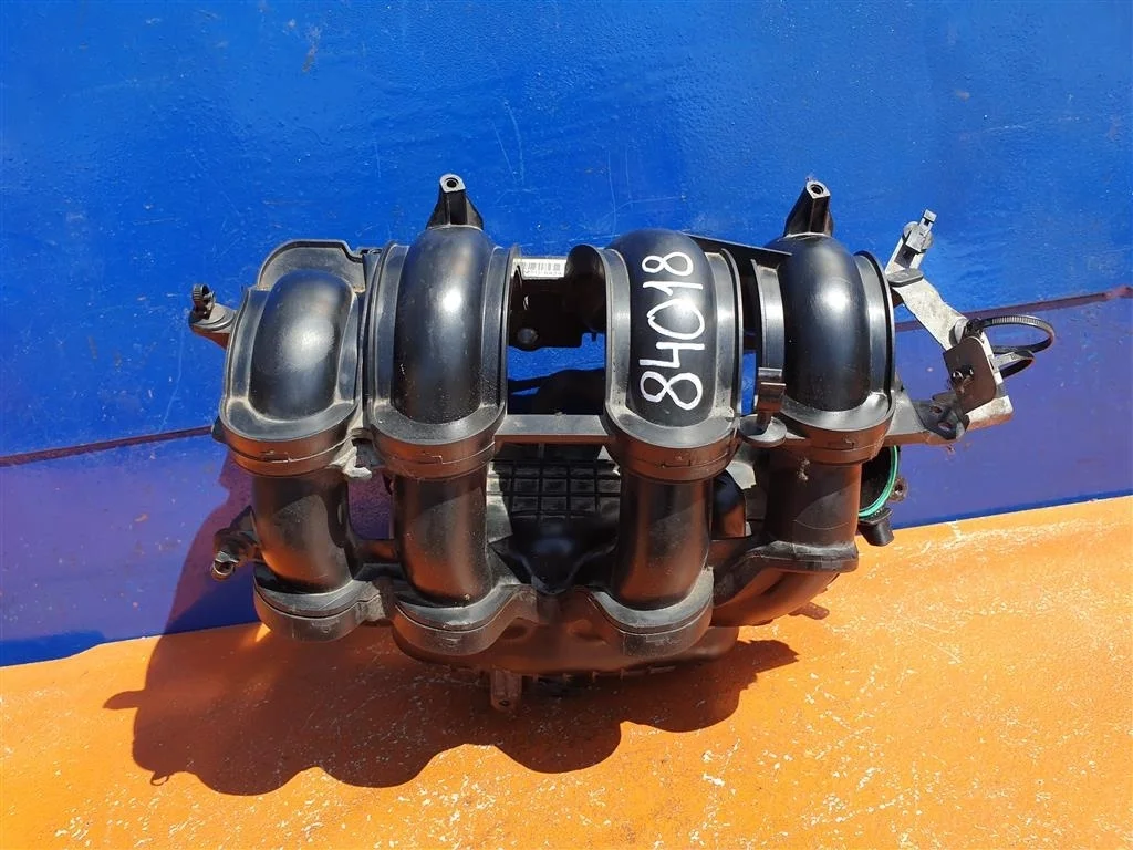 Впускной коллектор Ford C-Max 1,6 115л.с 1681848