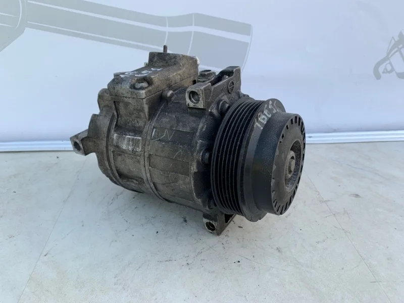 Компрессор кондиционера Mercedes W204