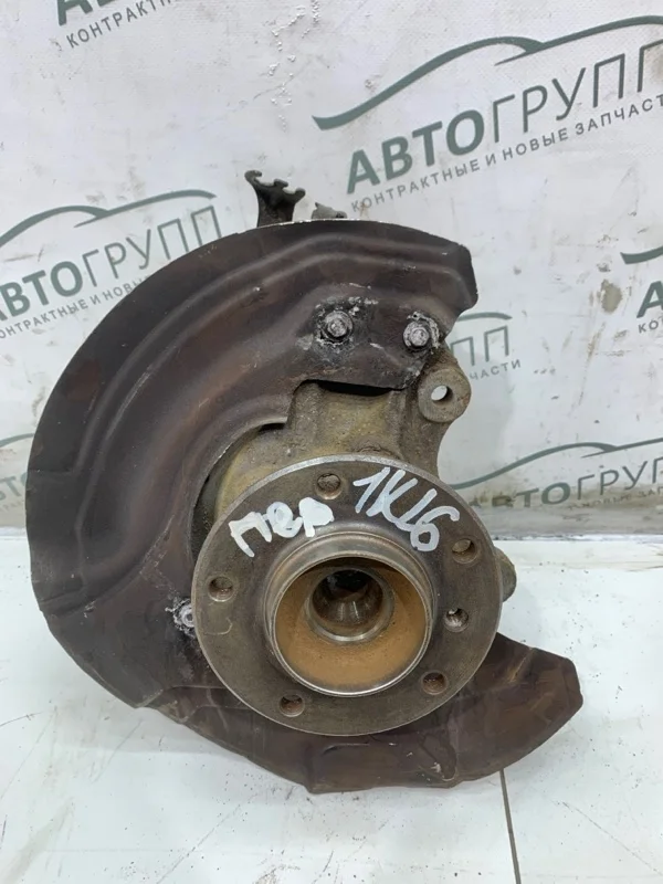 Кулак поворотный BMW X1 X20D 2012 E84 Рест