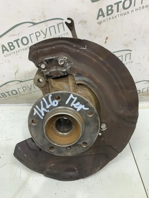 Кулак поворотный BMW X1 X20D 2012 E84 Рест
