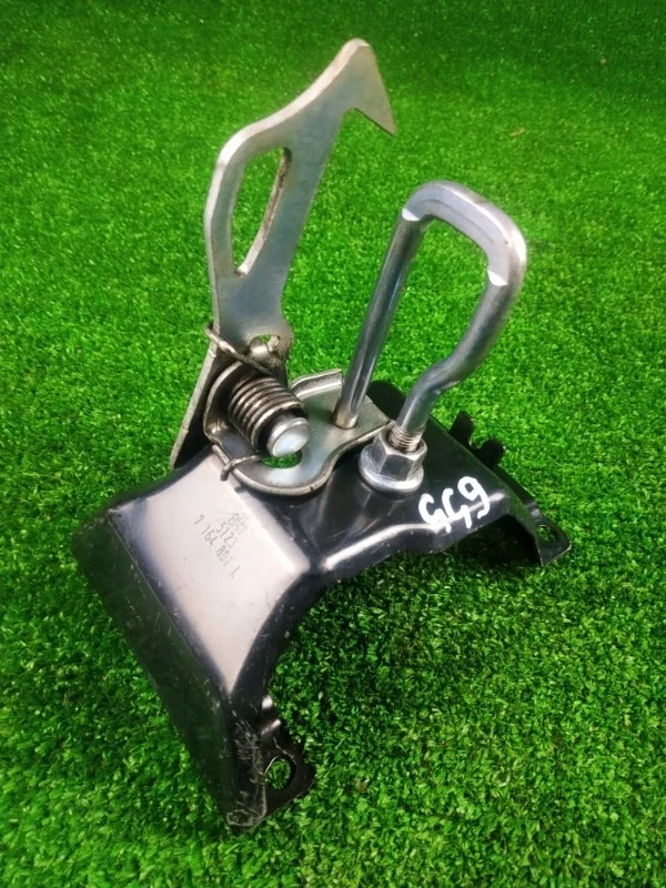 Замок капота BMW X5 E70