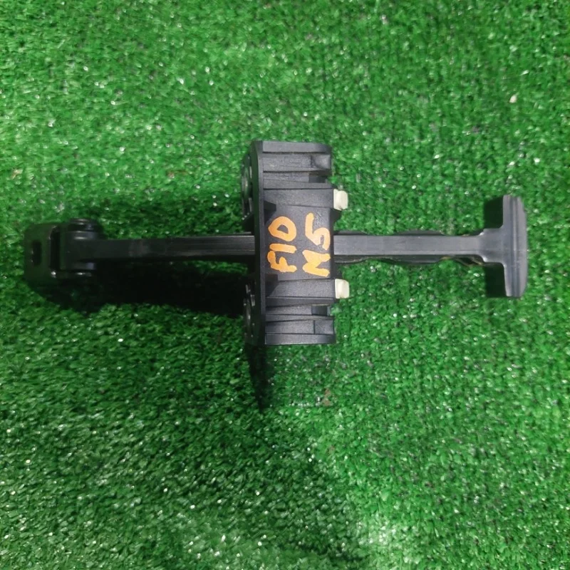 Ограничитель двери BMW F10