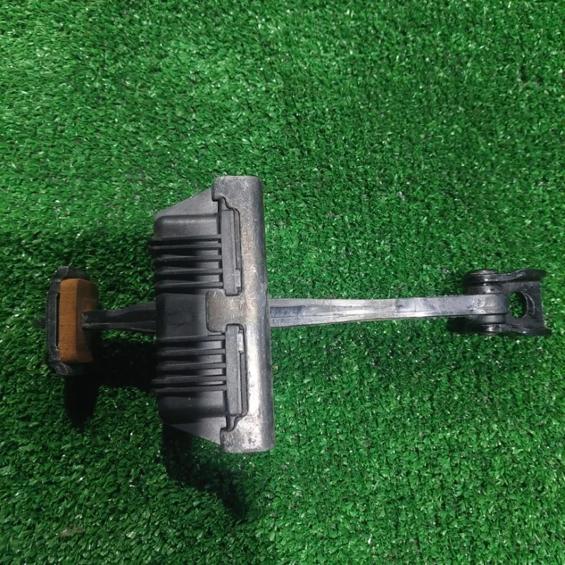 Ограничитель двери BMW X3 E83