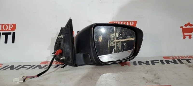 Зеркало заднего вида переднее правое Nissan