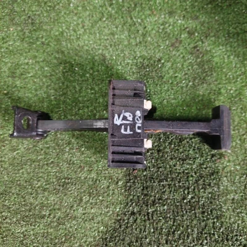 Ограничитель двери BMW F10