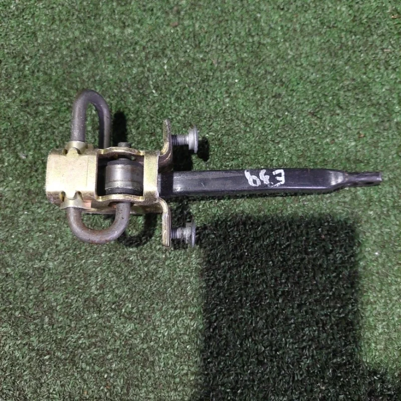 Ограничитель двери BMW E39