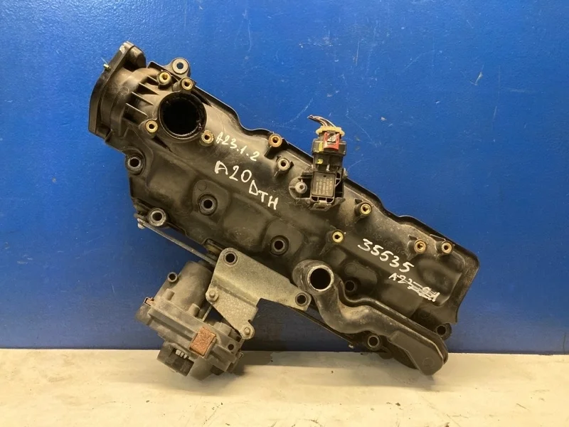 Коллектор впускной Opel Astra J 2009-2016 55571993 2.0 A20DTH