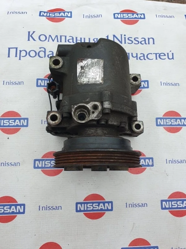 Компрессор кондиционера Nissan 926002J004, передний