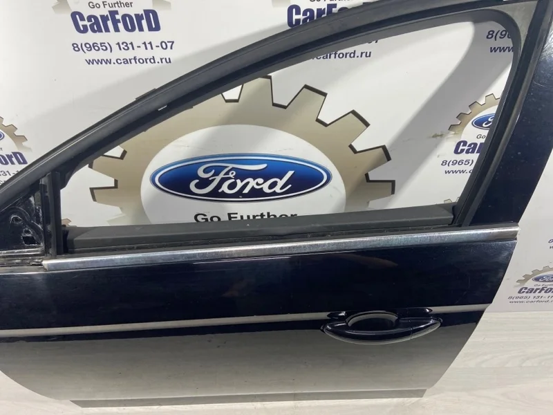 Уплотнитель стекла наружный передний левый Ford