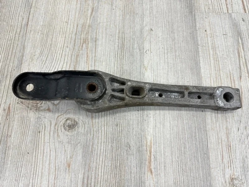 Опора VW Passat B7 2011-2015 3C