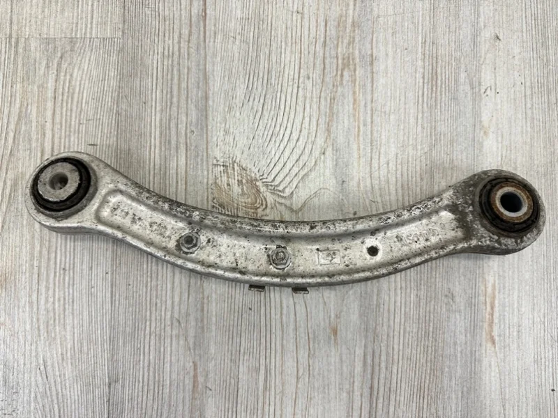 Рычаг подвески поперечный Audi Q7 2007-2015 4L
