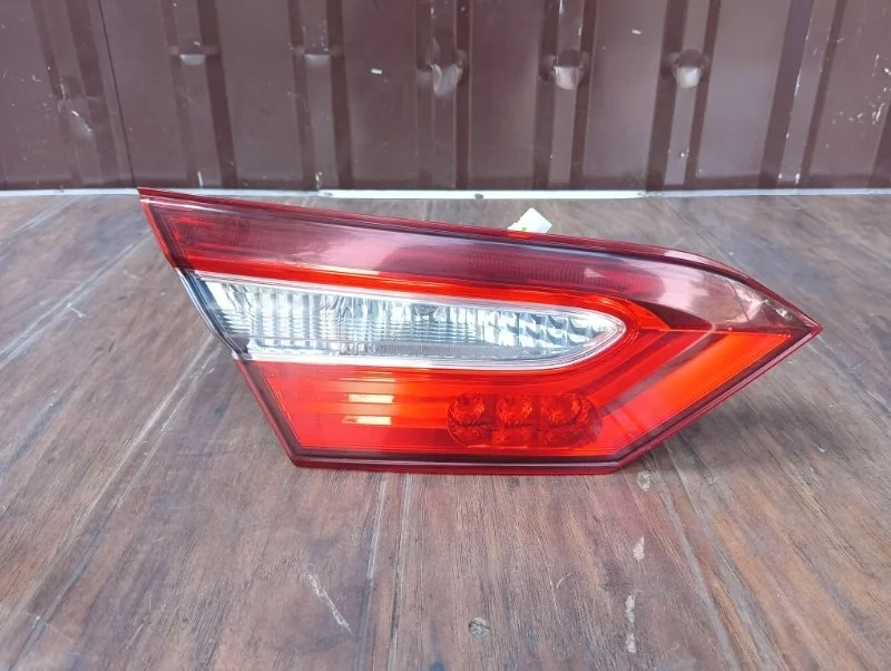 Фонарь Toyota Camry 2018-2021 70