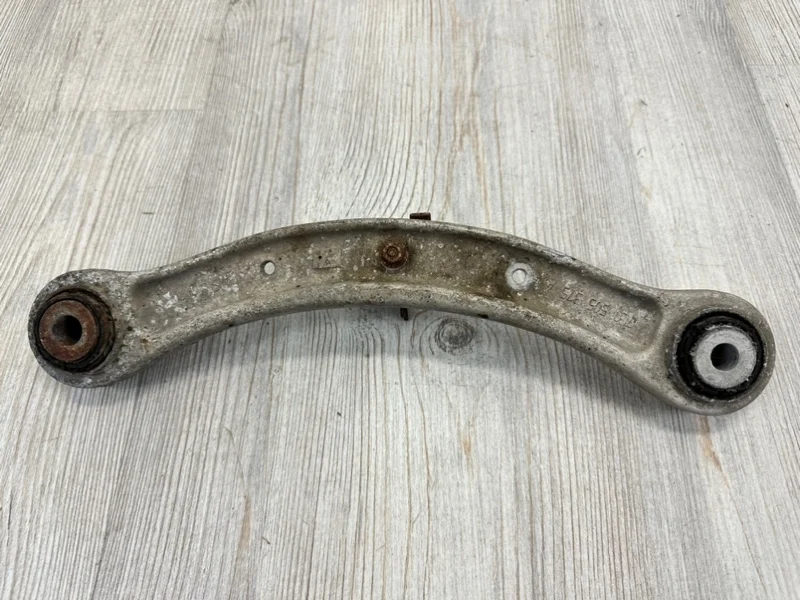 Рычаг подвески поперечный Audi Q7 2007-2015 4L