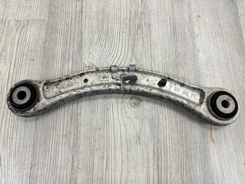 Рычаг подвески поперечный Audi Q7 2007-2015 4L