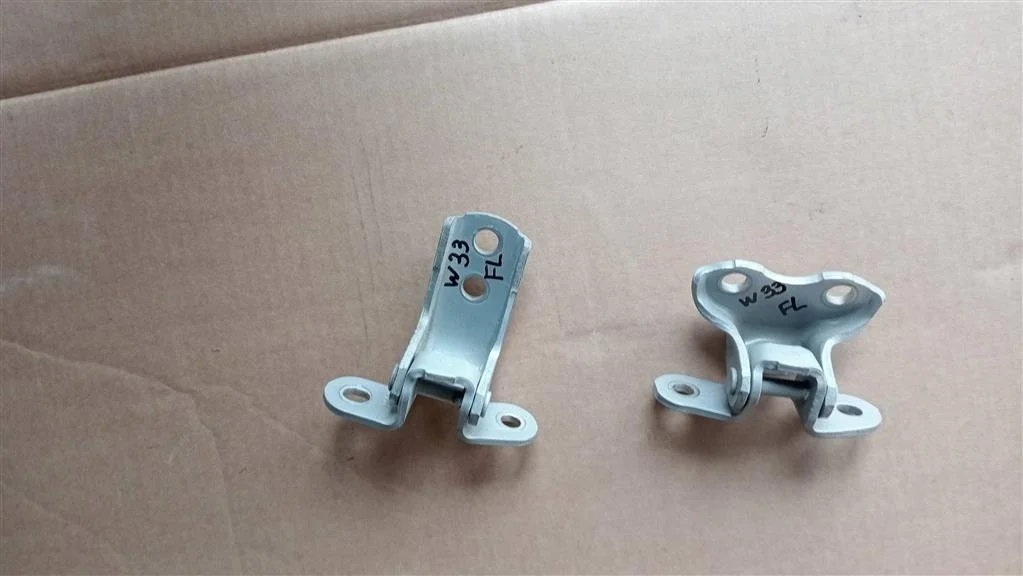 Б.у. петля двери TOYOTA PRIUS ZVW30 TOYOTA PRIUS ZVW30