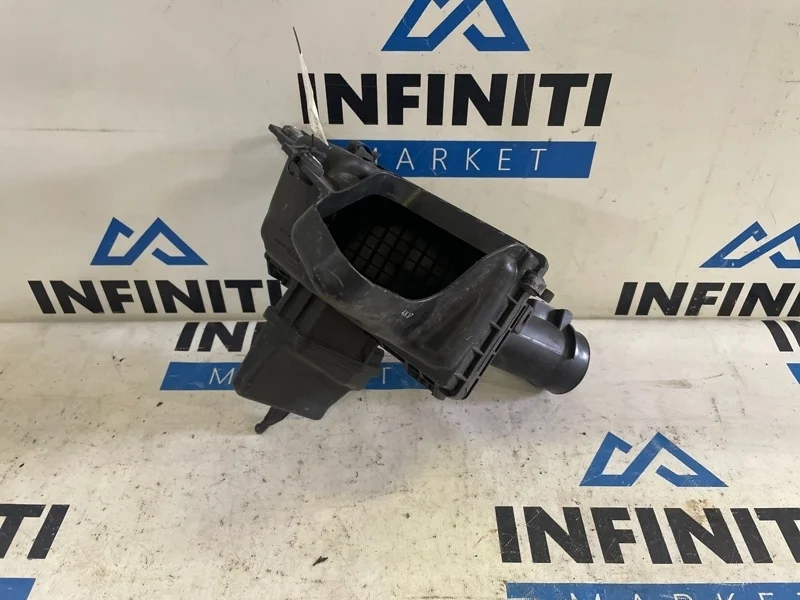 Корпус воздушного фильтра правый Infiniti Q50 V37