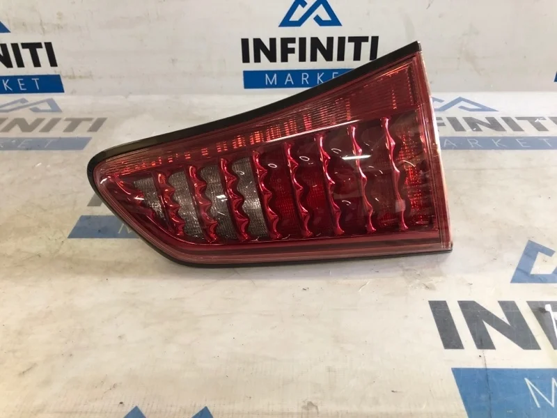 Фонарь в крышку багажника задний левый Infiniti