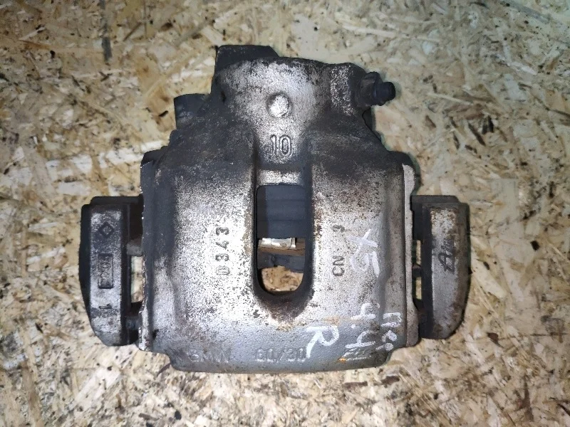 Суппорт тормозной BMW X5 4.4i E53