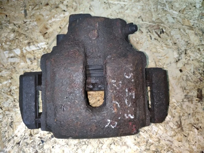 Суппорт тормозной BMW X5 3.0i E53