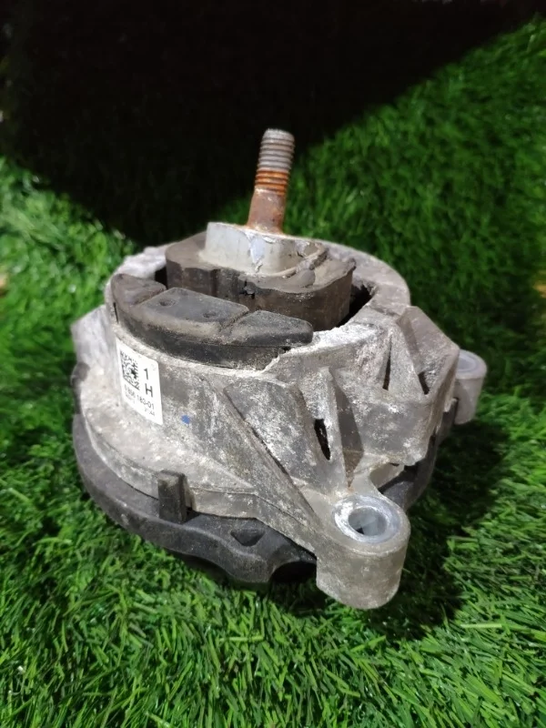 Подушка двигателя BMW 328iX F30