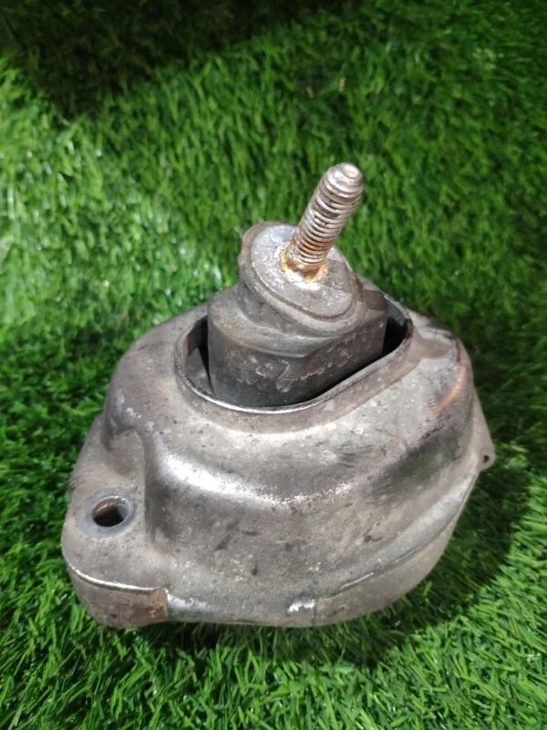 Подушка двигателя BMW X3 .0si E83