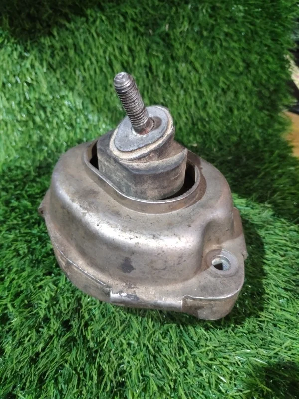 Подушка двигателя BMW X3 .0si E83