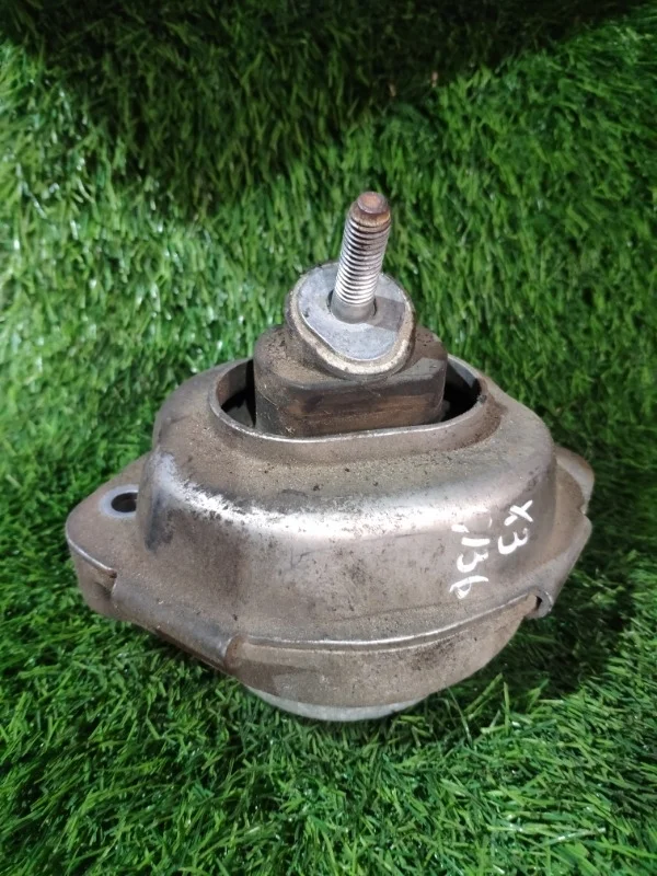 Подушка двигателя BMW X3 .0si 2010 E83