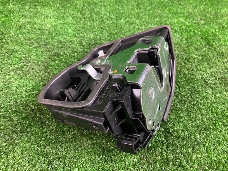 Замок двери BMW F10