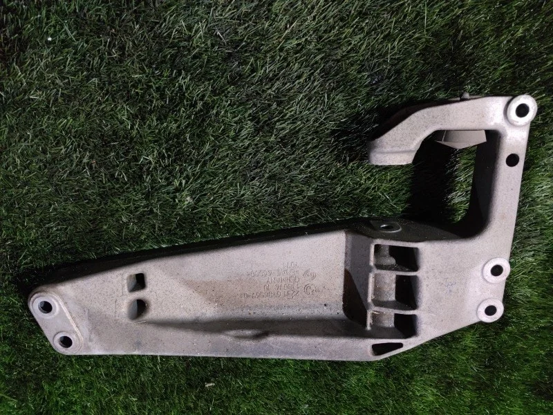 Кронштейн кпп BMW X3 35iX 2010 F25