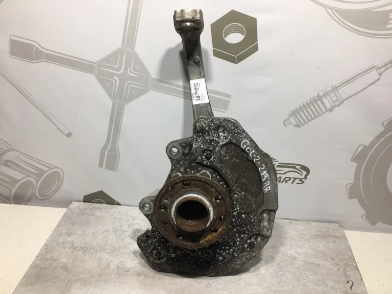 Поворотный кулак передний правый Mercedes W205
