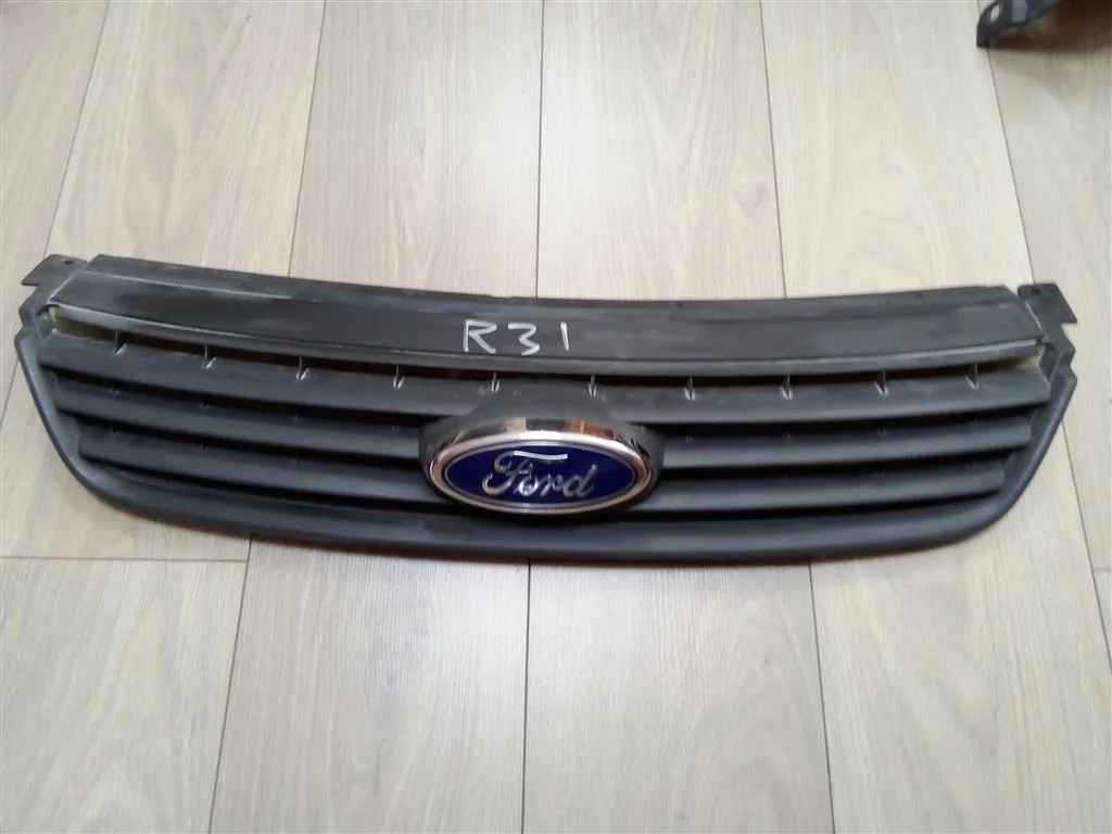 Решетка радиатора Ford C-MAX 2003-2011